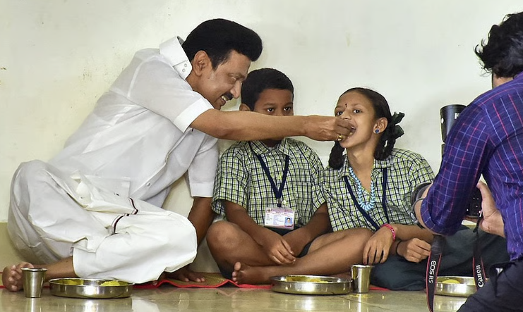 முதல்வரின் காலை உணவு திட்டத்திற்கு புதிய பெயர்: த.வெ.க. அரசு அதிகாரப்பூர்வ அறிவிப்பு